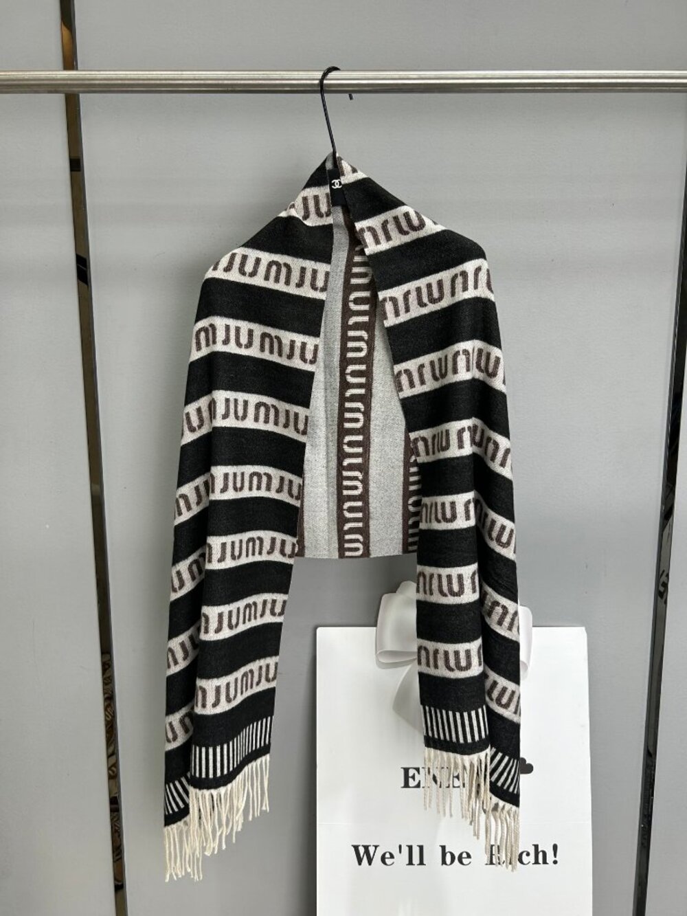 😙Miu Miu😙 Black-and-White Striped Scarf-Shawl